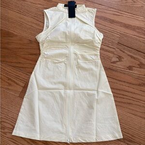 Lioness yellow dress